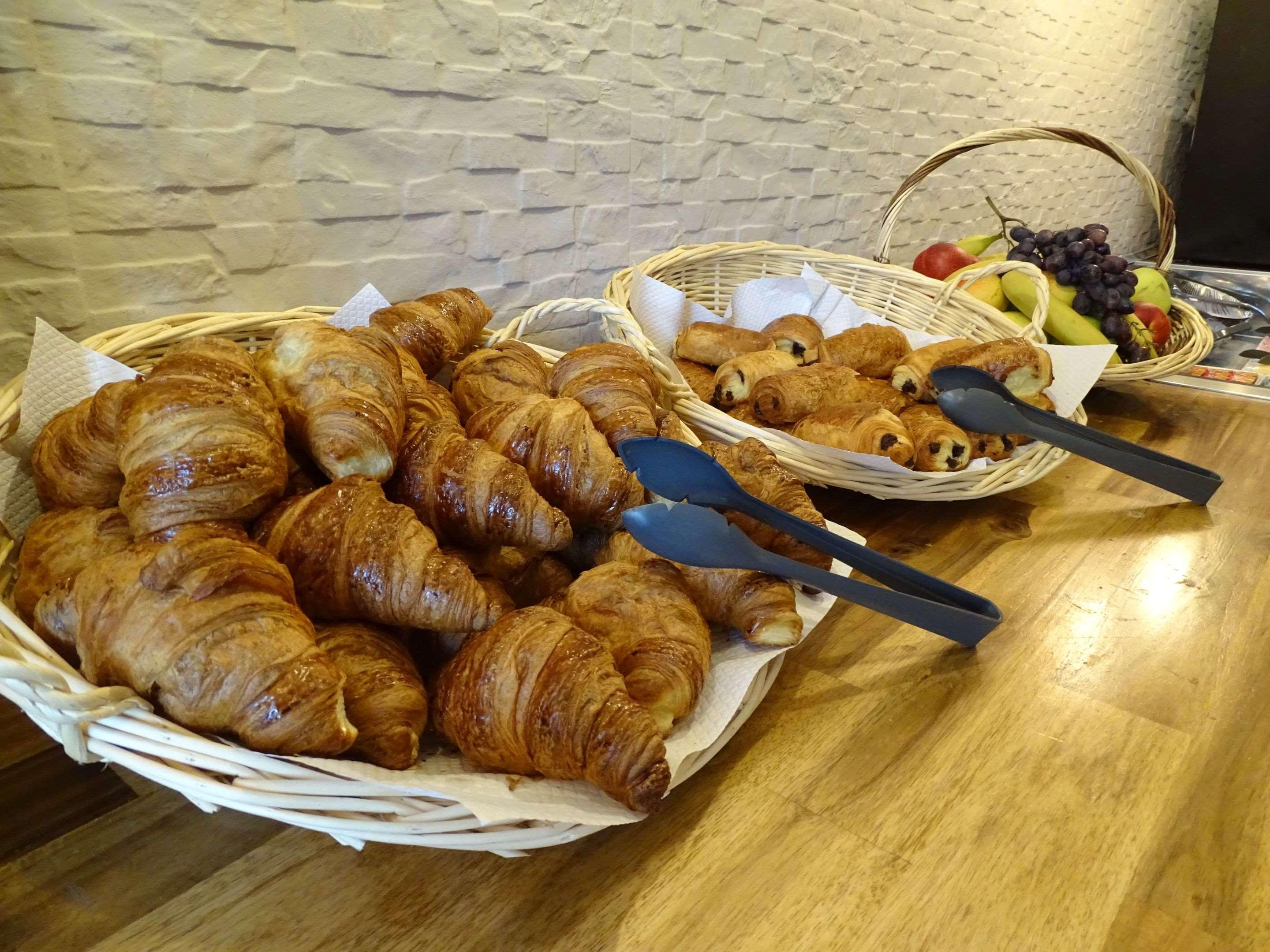 Euro Hotel Paris Кретей Экстерьер фото