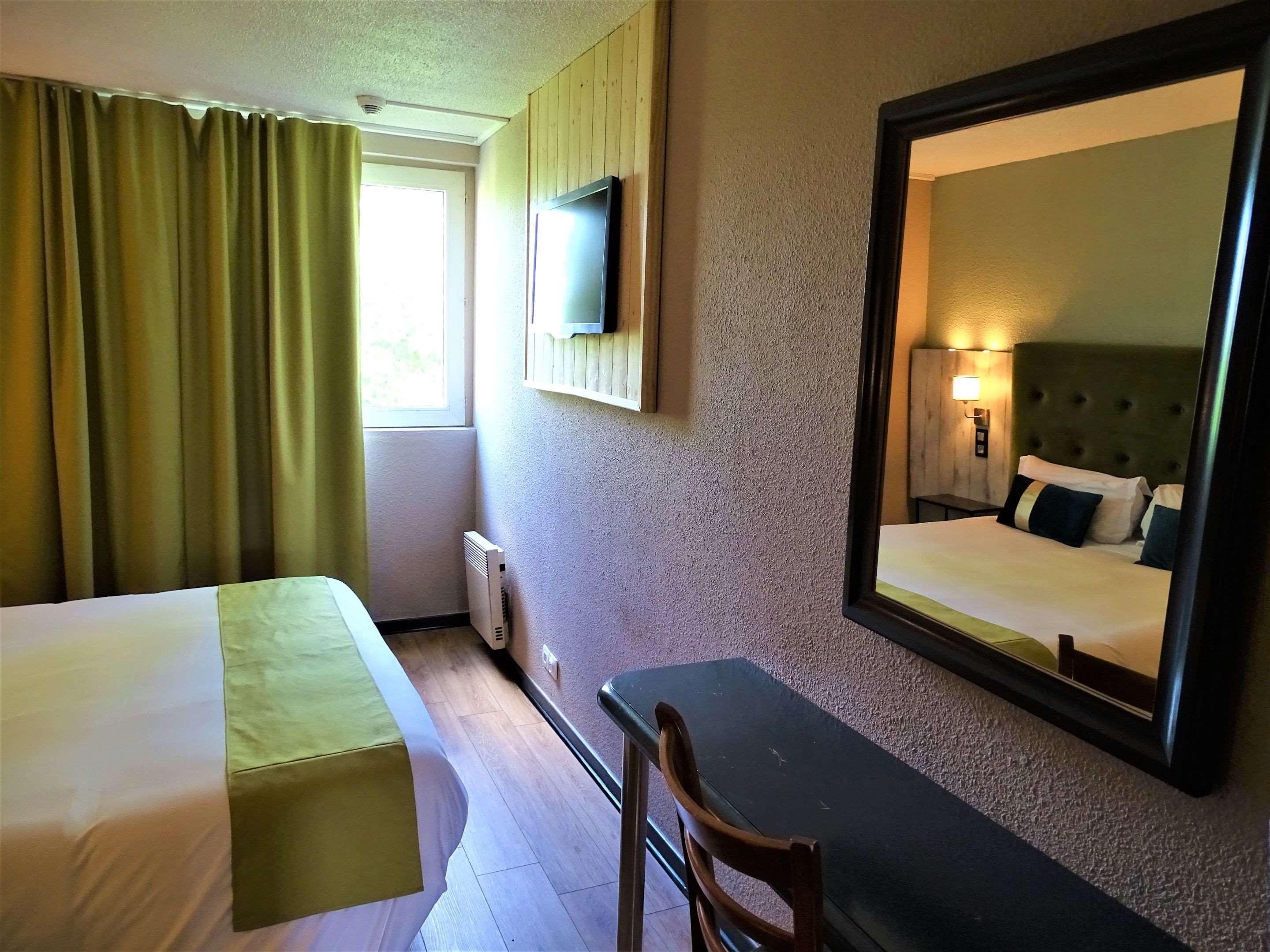 Euro Hotel Paris Кретей Экстерьер фото